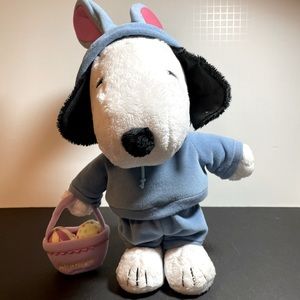 Easter Snoopy Musical by Coyne's,  Plays Peanuts Theme No Motion READ